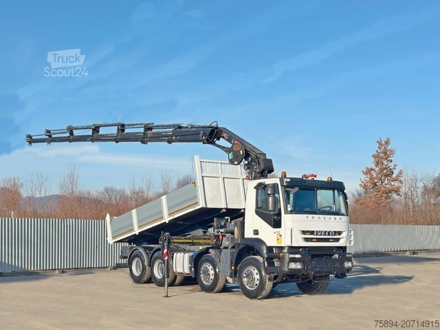 Tipper truck IVECO TRAKKER * HIAB 211 E - 6 HIDUO+ FUNK / 8x4 *TOP