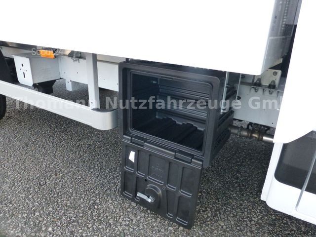 Refrigerator body van RENAULT NEW Master Kühlkoffer Xarios 300 BÄR LBW