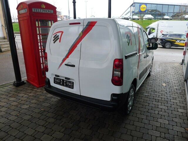 Aangepaste bestelwagen Peugeot Partner 3-Sitzer