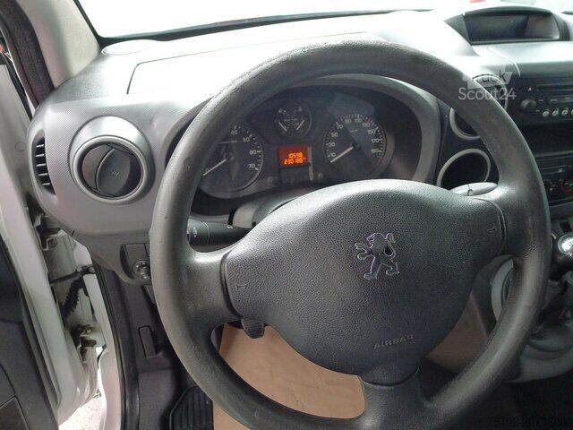 Aangepaste bestelwagen Peugeot Partner 3-Sitzer