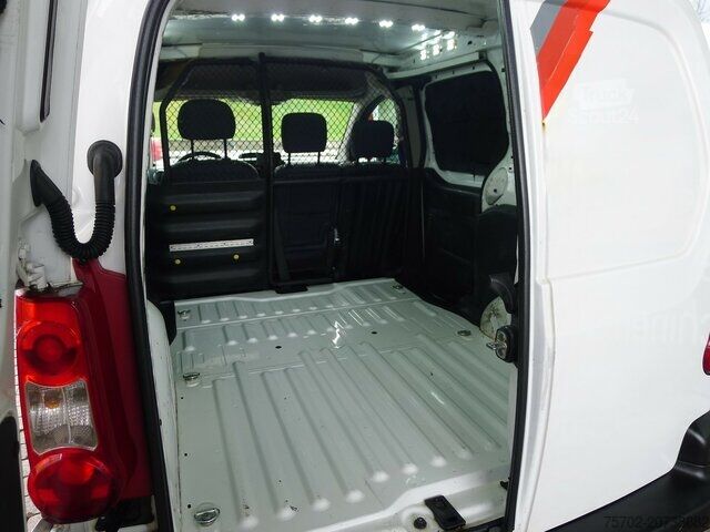 Aangepaste bestelwagen Peugeot Partner 3-Sitzer