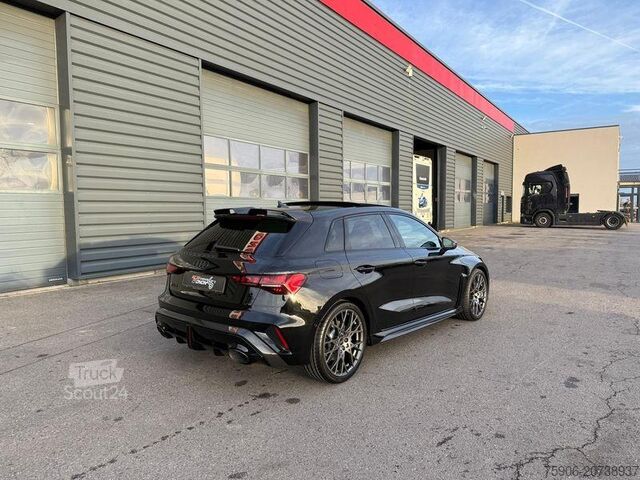 Weitere Nutzfahrzeuge Audi RS3