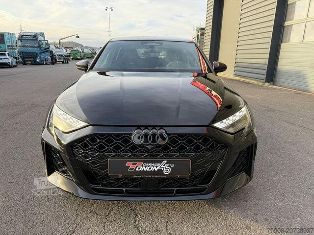 Weitere Nutzfahrzeuge Audi RS3