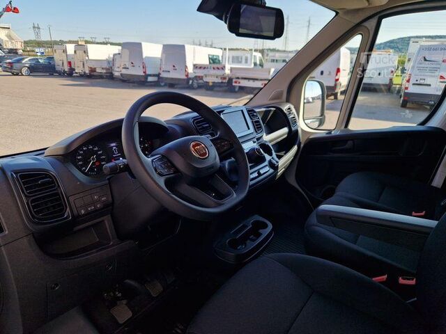 Høy og lang skapvogn Fiat Ducato