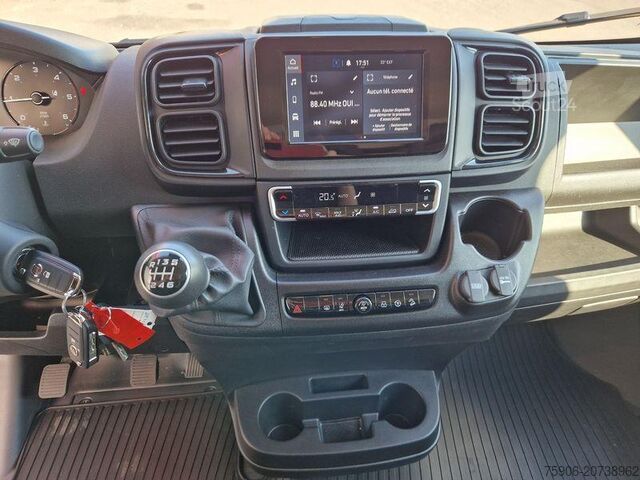 Høy og lang skapvogn Fiat Ducato