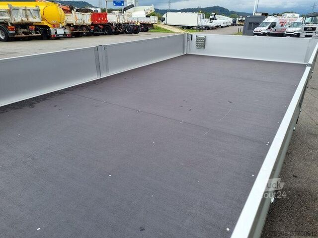 Furgonetas personalizadas / soluciones a medida Iveco DAILY 35-180 PLATEAU 4.40m