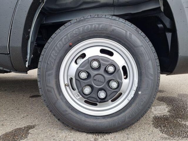 Furgonetas personalizadas / soluciones a medida Iveco DAILY 35-180 PLATEAU 4.40m