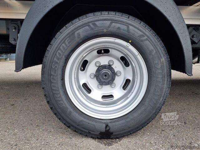 Furgonetas personalizadas / soluciones a medida Iveco DAILY 35-180 PLATEAU 4.40m