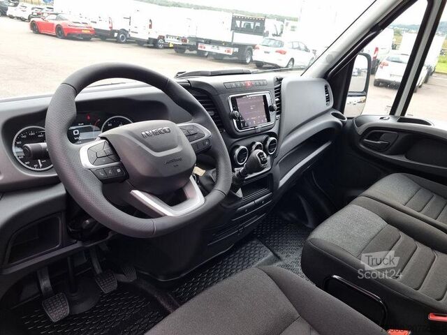 Furgonetas personalizadas / soluciones a medida Iveco DAILY 35-180 PLATEAU 4.40m