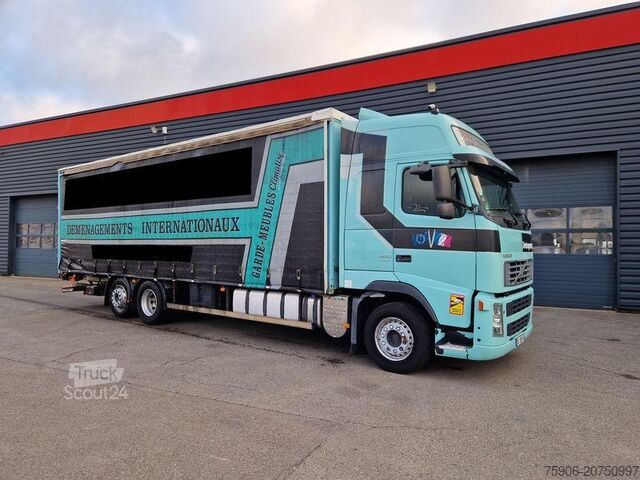 Trucks with flatbed & tarpaulin Volvo FH