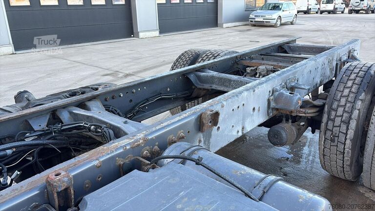 Chassis com cabina Renault Premium 320 (FULL STEEL / LAMES / BOITE MANUELL...