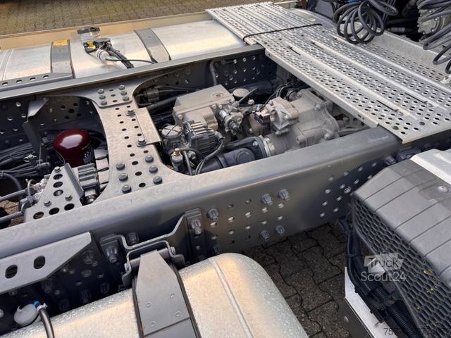 Standaard trekker MERCEDES-BENZ Mercedes-Benz 1848 L  Actros 5 GigaSpace