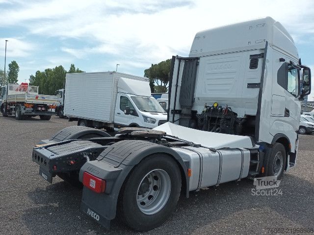 Standart çekici ünitesi IVECO AS440S48T/P