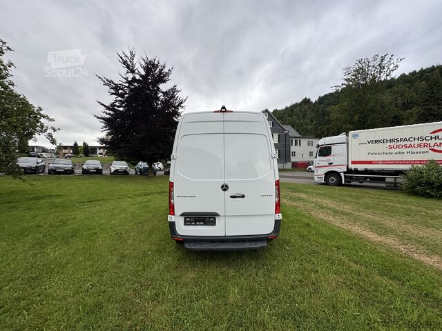 Pakettiauto Mercedes-Benz Sprinter III 214 L2H2