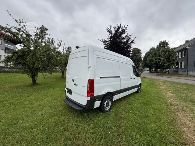 Pakettiauto Mercedes-Benz Sprinter III 214 L2H2