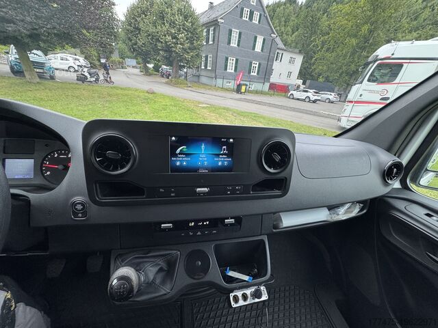 Pakettiauto Mercedes-Benz Sprinter III 214 L2H2