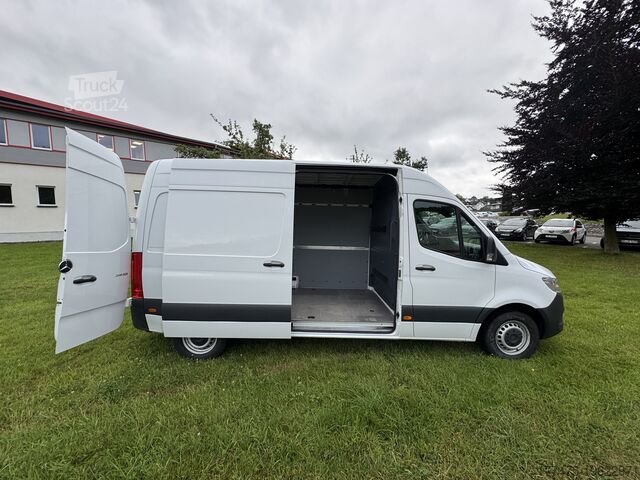 Pakettiauto Mercedes-Benz Sprinter III 214 L2H2