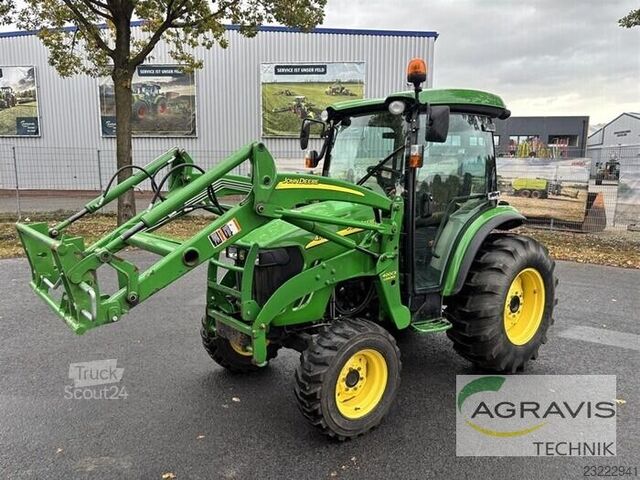 Gemeentelijke tractor John Deere 4720