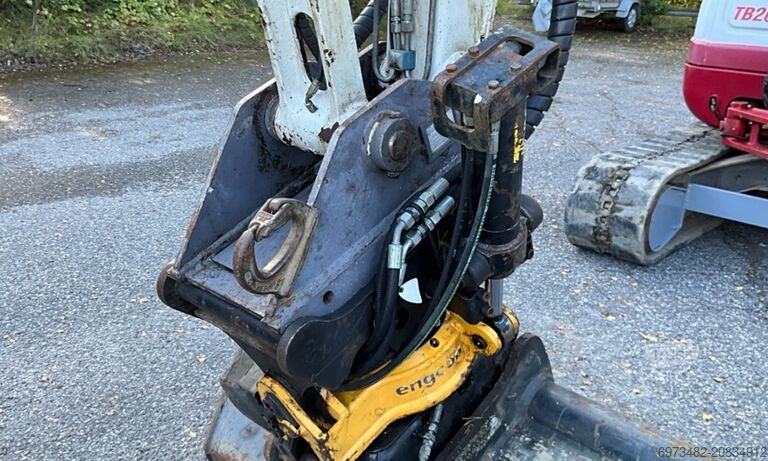 Mini excavator Takeuchi TB260
