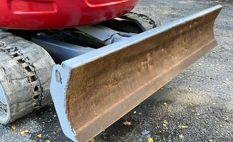 Mini excavator Takeuchi TB260