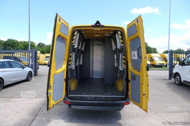 Umpikorja-auto mercedes-benz Sprinter 314 CDI L2H3 Regale