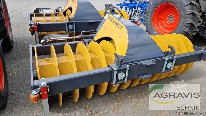 Оборудване за силажиране Mammut KIPPER SILAGEWALZE SILO KOMPAKT SK 300 H