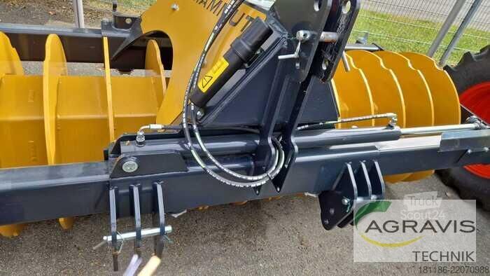 Оборудване за силажиране Mammut KIPPER SILAGEWALZE SILO KOMPAKT SK 300 H