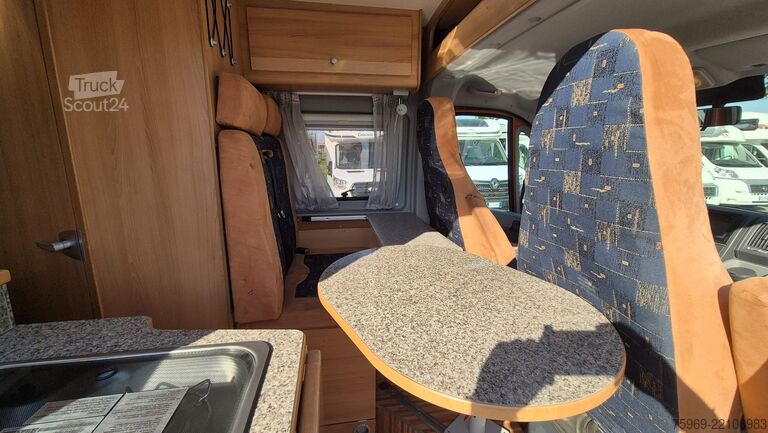 Kastenwagen Wohnmobil / Campervan Pössl ROADCAMP 540