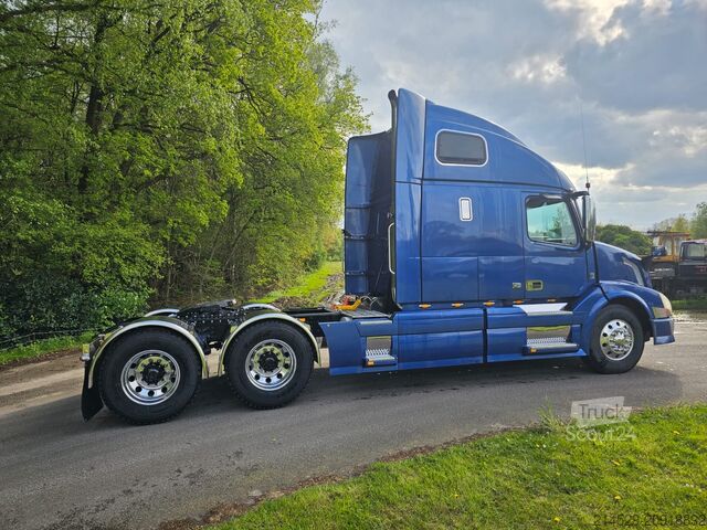 Standaard trekker Volvo VNL 670