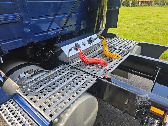 Standaard trekker Volvo VNL 670