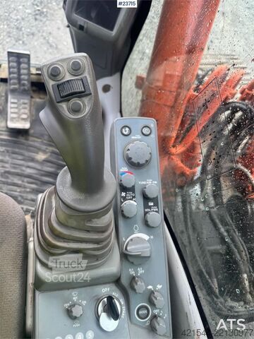 ķēžu ekskavators Hitachi ZX250LC-5B Crawler Excavator – Rototilt and 2 Buck