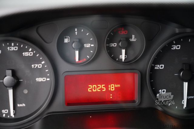 Refrigerator body van IVECO DAILY 35-140 / CH?ODNIA / AGREGAT PULSOR 400 / W