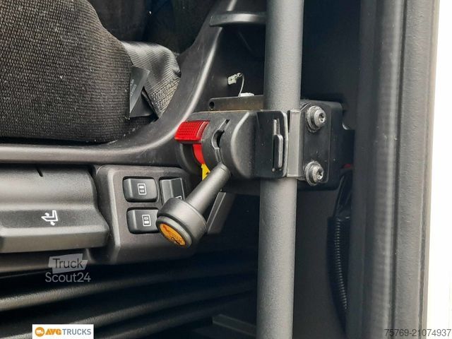 Standaard trekker SCANIA R 460 2-Kreis-Kipphyd Retarder Standklima 2xTank