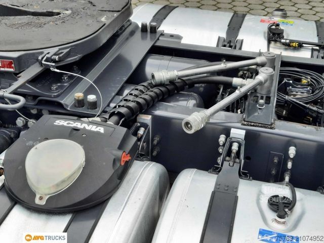 Gevaarlijke stoffen vrachtwagen SCANIA R 460 2-Kreis-Kipphyd Retarder Standklima 2xTank