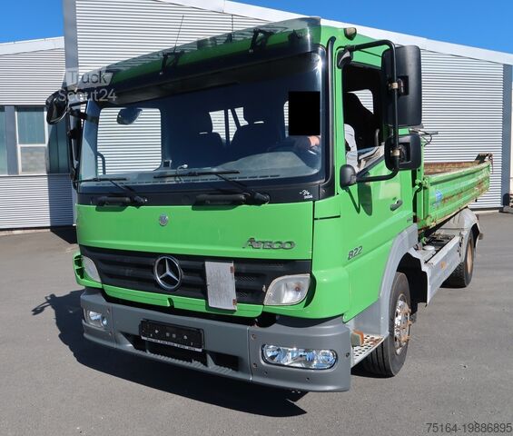 Wywrotka trójstronna Mercedes-Benz 822 K