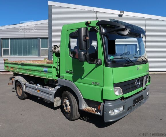 Wywrotka trójstronna Mercedes-Benz 822 K