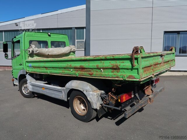 Wywrotka trójstronna Mercedes-Benz 822 K