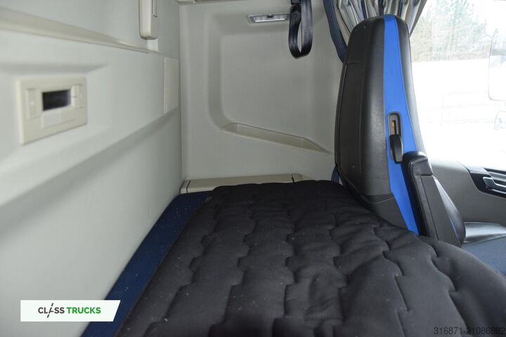 Trattore stradale standard VOLVO FH 500 Globetrotter XL Varios