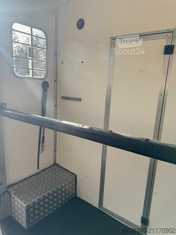 Camión para transporte de caballos Peugeot Boxer- Equitrek Sonic