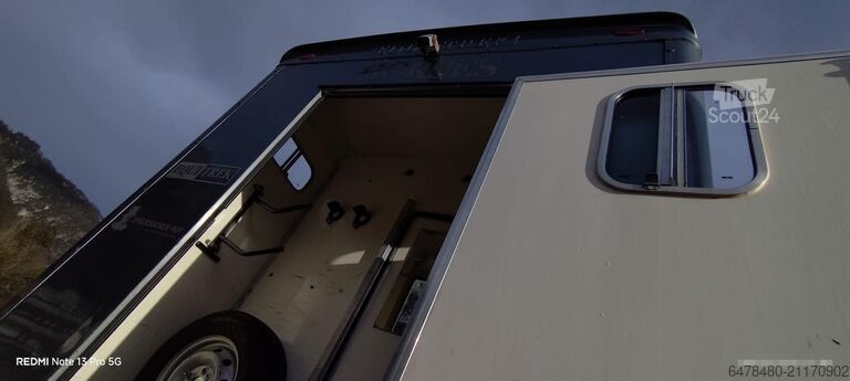 Camión para transporte de caballos Peugeot Boxer- Equitrek Sonic