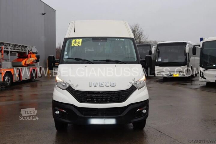 Minibus Iveco DAILY / A65C18/  Airco / Automatic / Lift