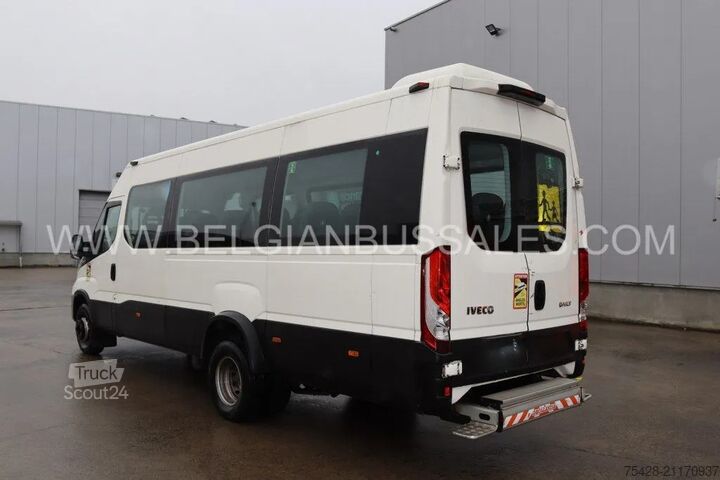 Minibus Iveco DAILY / A65C18/  Airco / Automatic / Lift