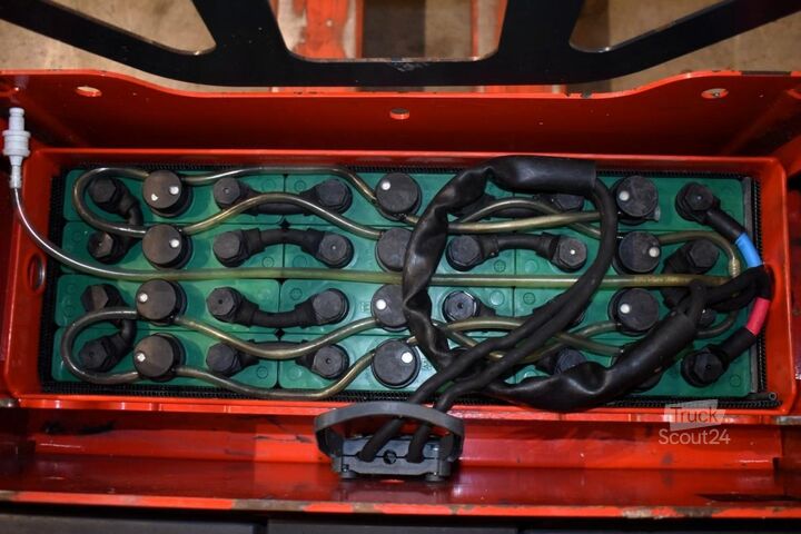 Transpalette électrique à conducteur porté debout Linde T 20 AP 131-08