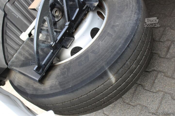 Standard tractor unit Daf XF  530 SC  Retarder ACC LDW Kühlbox Vollspoiler
