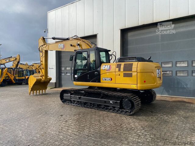 Crawler excavator Caterpillar 323D3
