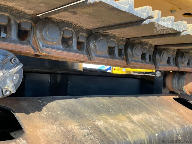 Crawler excavator Caterpillar 323D3