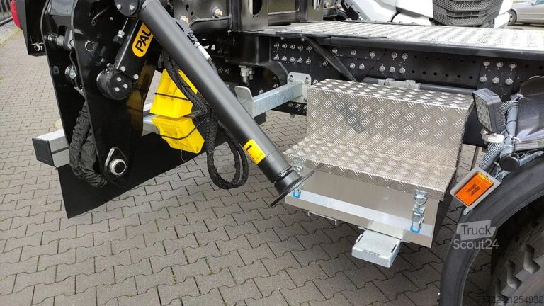 Timber transporter Scania R590 6x4 Kurzholz TAJFUN LIV oder EPSILON