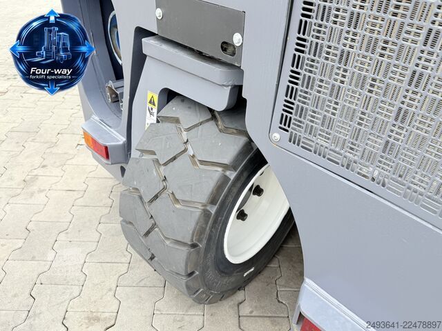 Vierwegvorkheftruck Combilift CB4000 GAS TRIPLEX 6800 POSITIONER CABIN