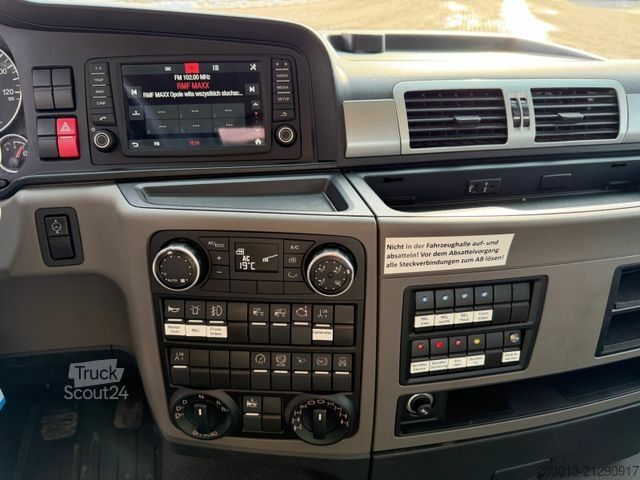 Abrollkipper MAN 26.440 6x6 Abrollkipper Hiab Multilift