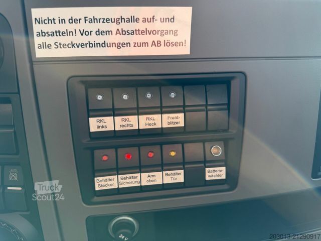 Abrollkipper MAN 26.440 6x6 Abrollkipper Hiab Multilift